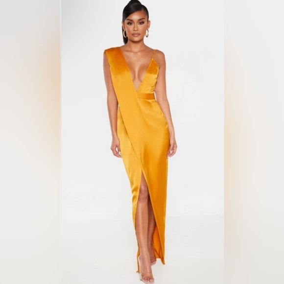 PrettyLittleThing Asymmetrical Dress - Picture 3 of 7